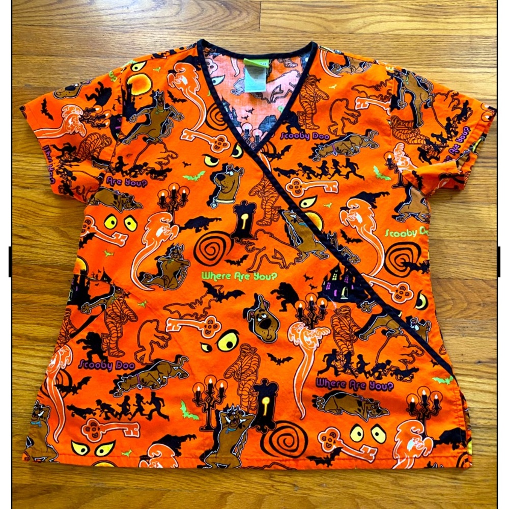 Scooby Doo Halloween Scrub Top Size Small